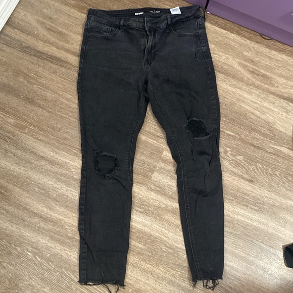 Old navy distressed ripped jeans - Picture 2 of 3